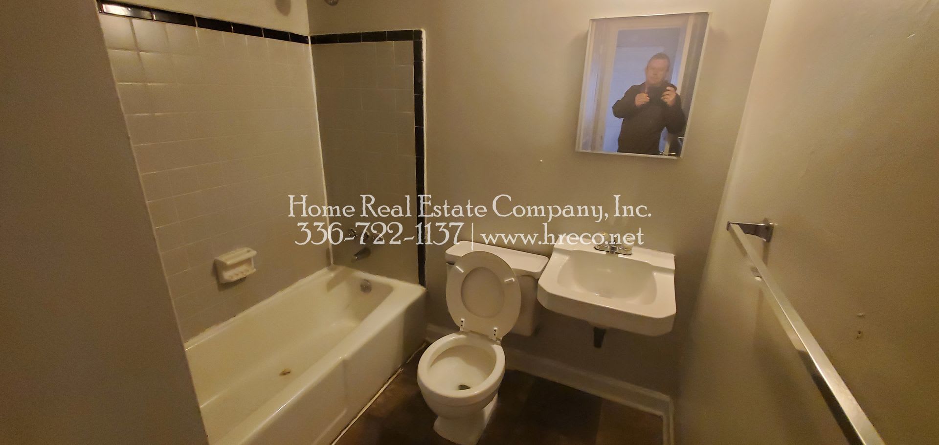 Cambridge Apartments 2332 N Cherry Street Apt A – photo 4