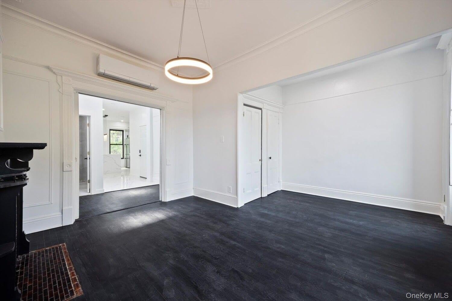 736 HALSEY Street – photo 4
