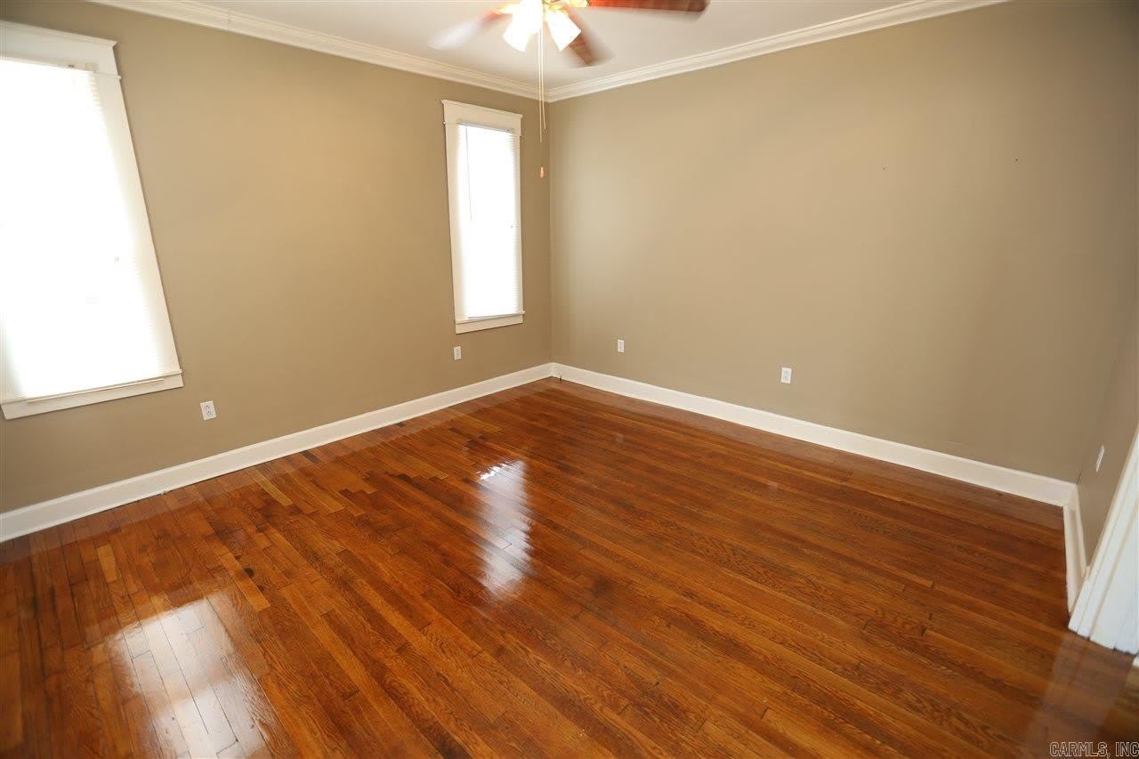 3711 W Markham – photo 2