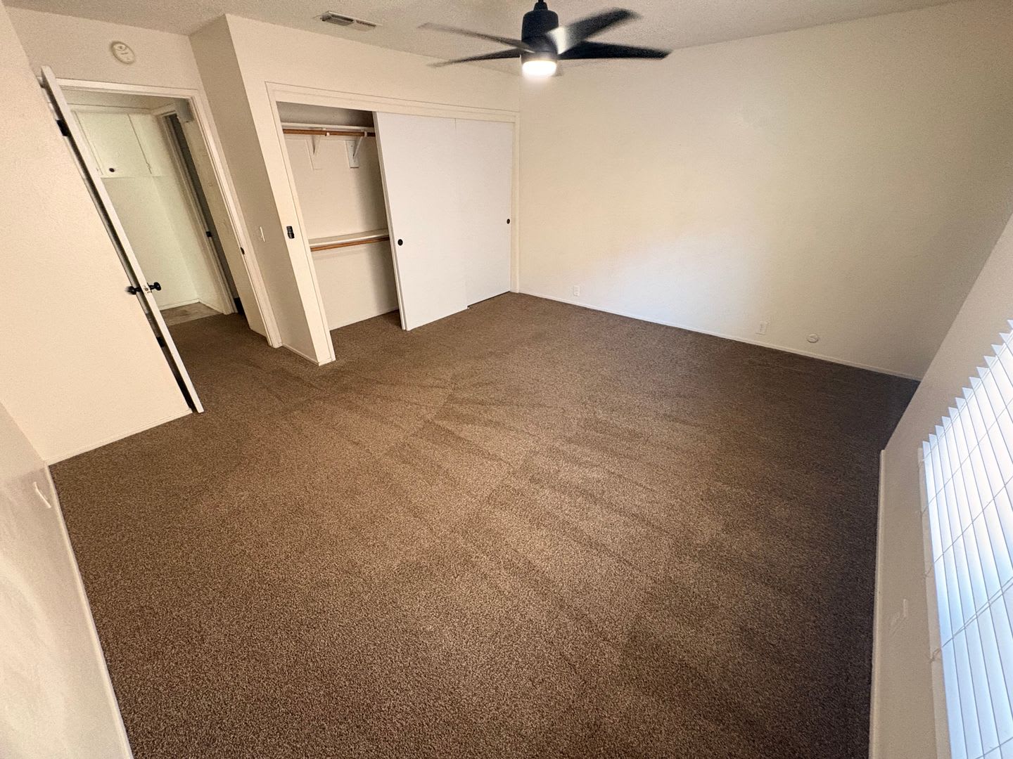 2 bedroom, 2 bath townhome near Mooney Blvd – photo 5