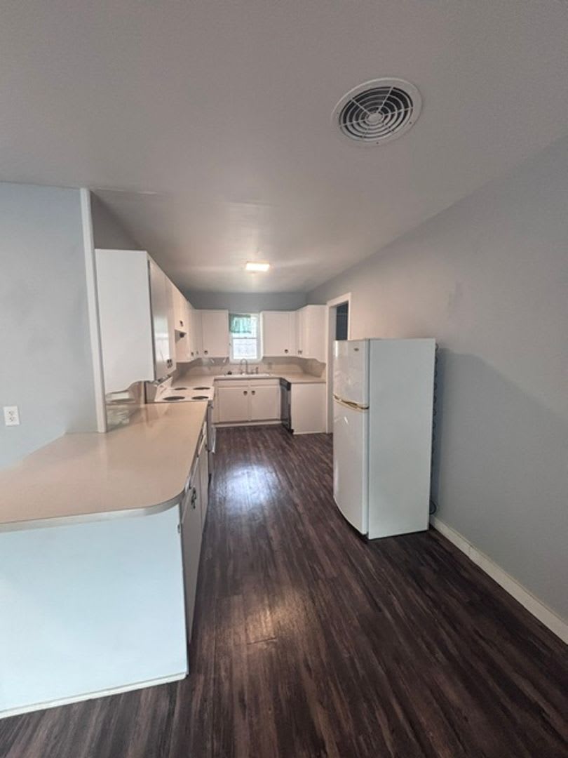 Must see 3 bed, 2 bath home near the University of Oklahoma campus. – photo 4