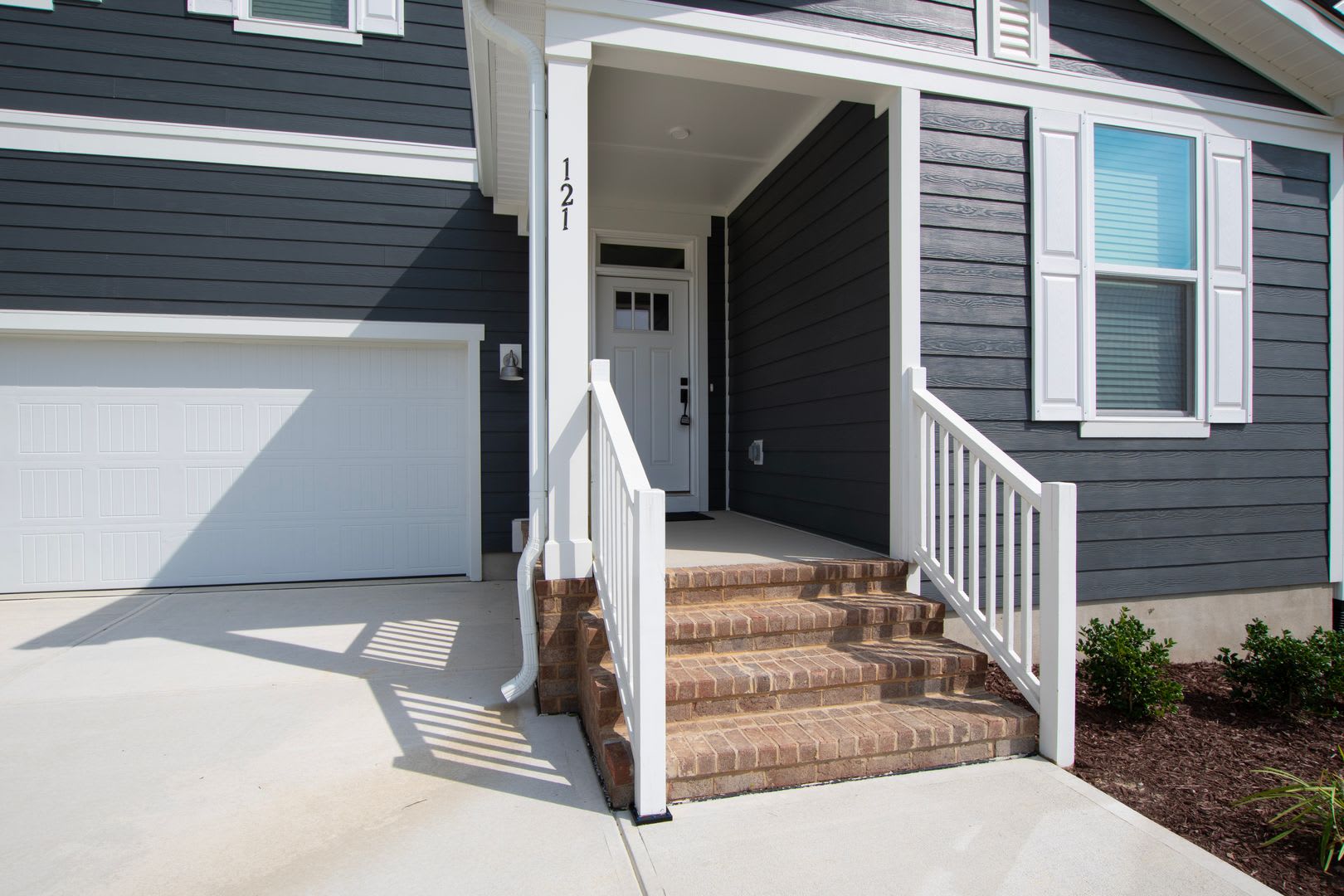 First Month S Rent Promotion Elegant 5 Bedroom Home With Modern Luxury Touches – photo 2