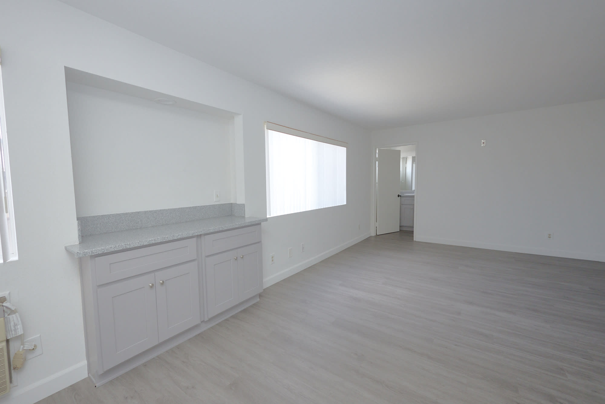 1201 N Mansfield Ave – photo 4