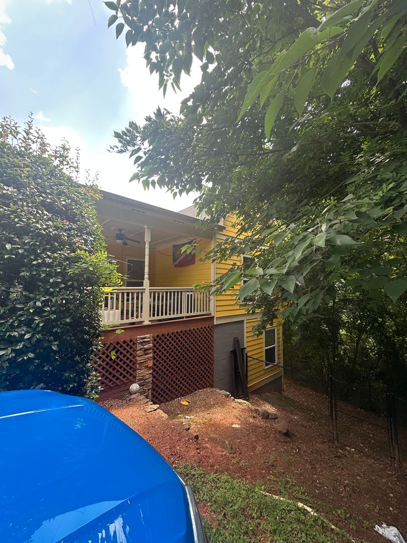 Large 4 Bedroom, 3 bathroom house near Downtown – photo 3