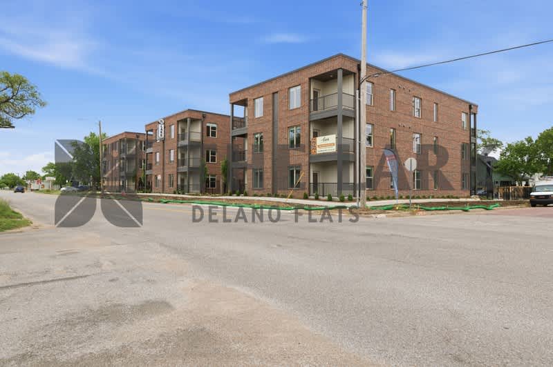 721 West Maple Street Bldg 1000 Apt 312 – photo 3