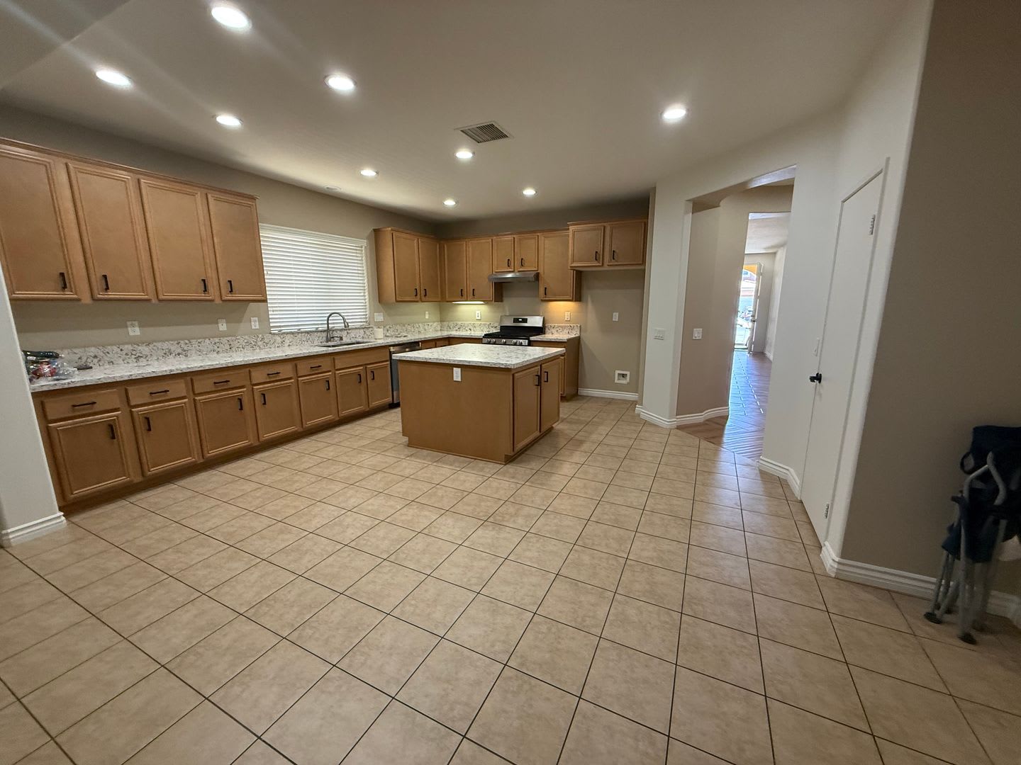 Hesperia Mission Crest Home Beautiful 3 Bedrooms 2 Bathrooms – photo 3