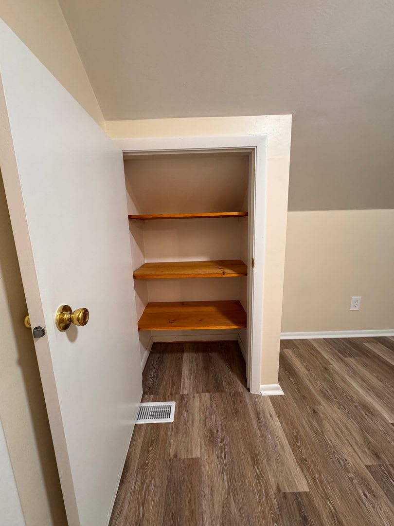 1079 North Ave. – photo 5