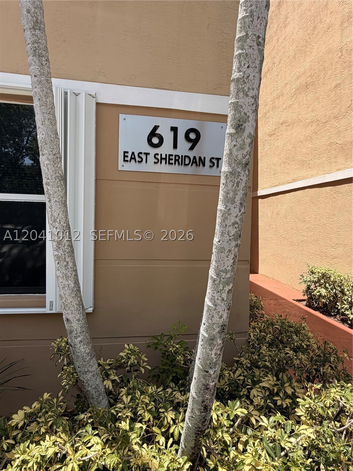 619 E Sheridan St – photo 2