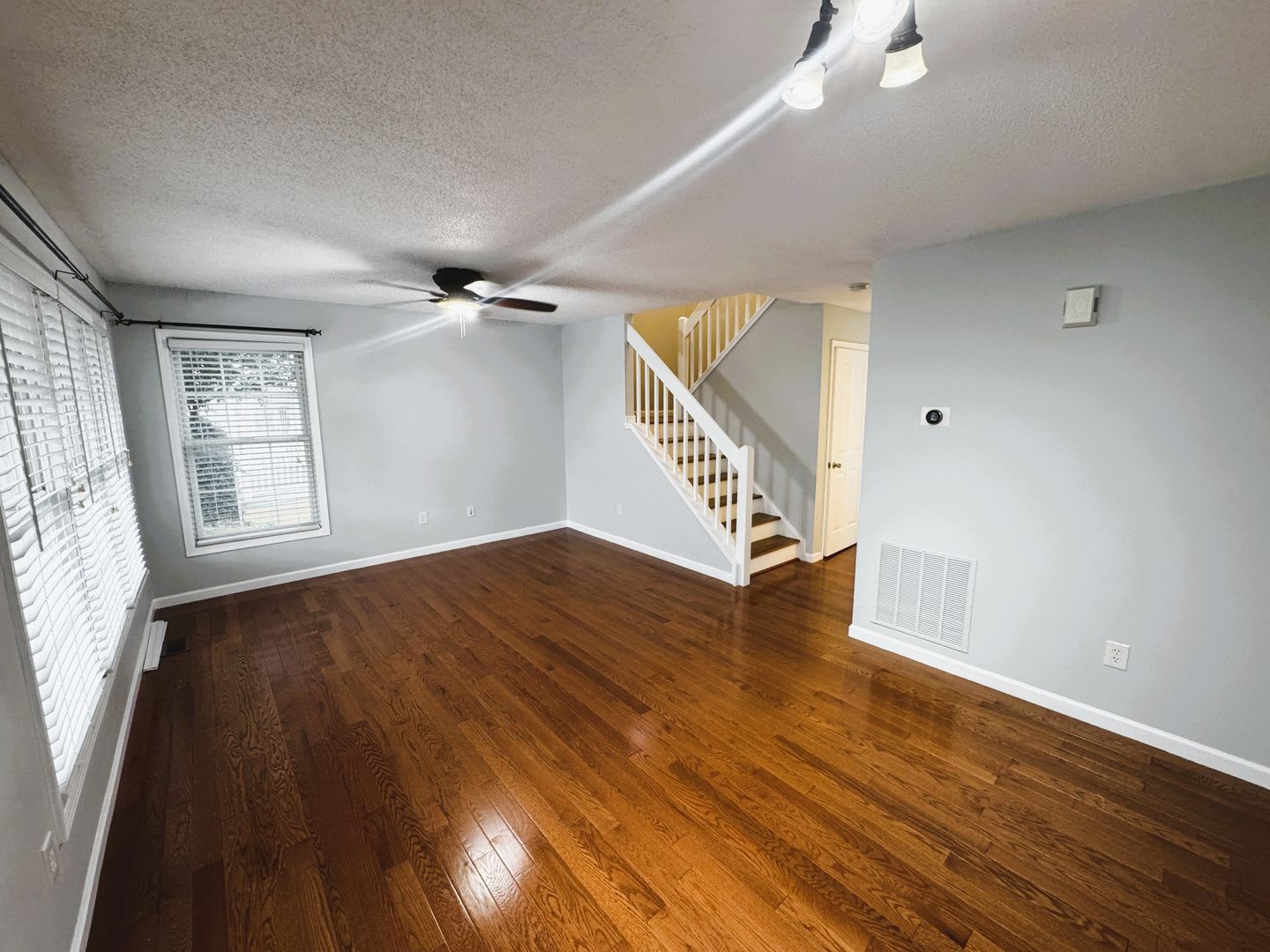 Spacious 3-Level Townhouse in Harrisonburg – photo 2