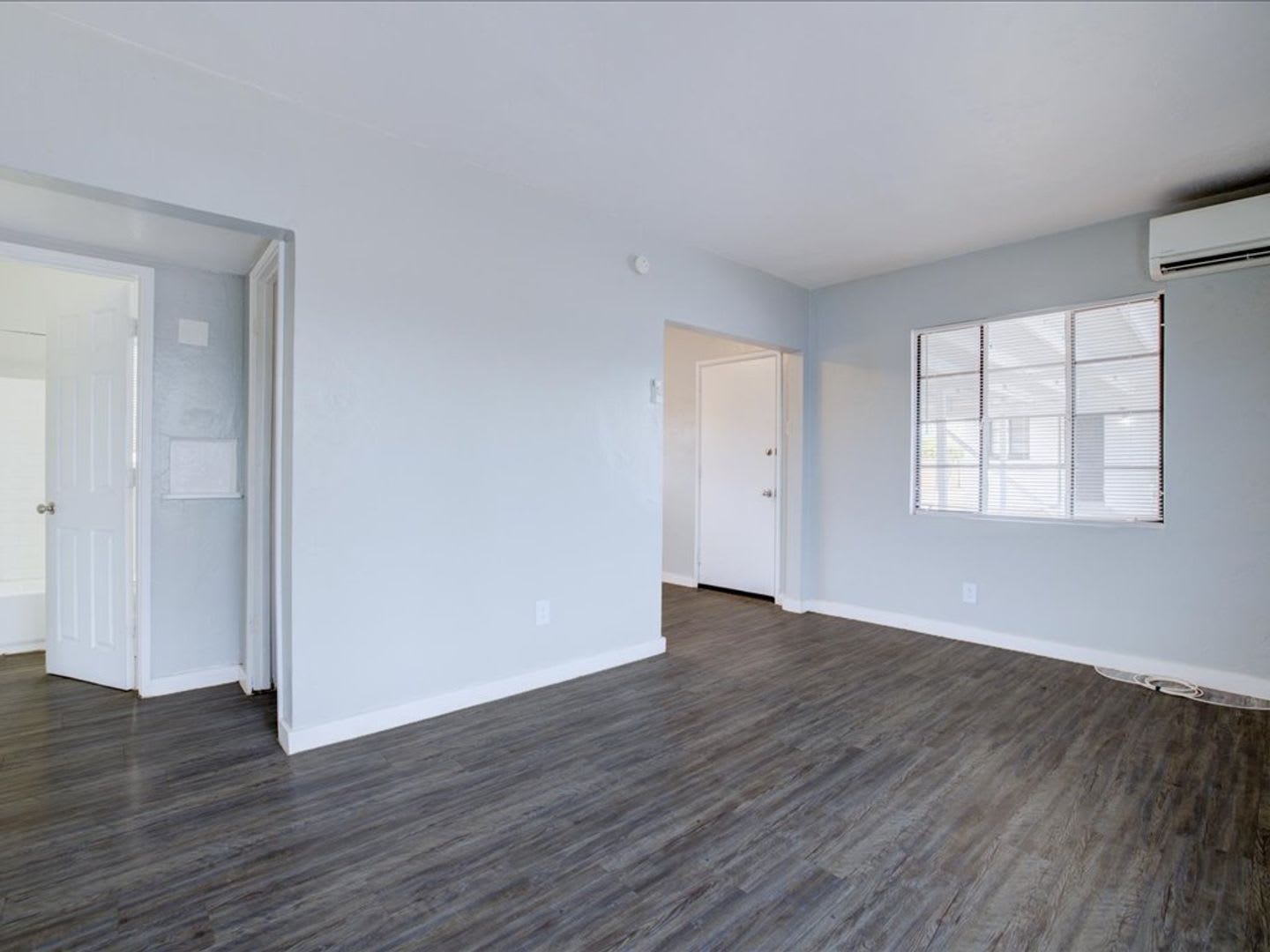 Cozy & Modern 2-Bedroom Home – photo 5