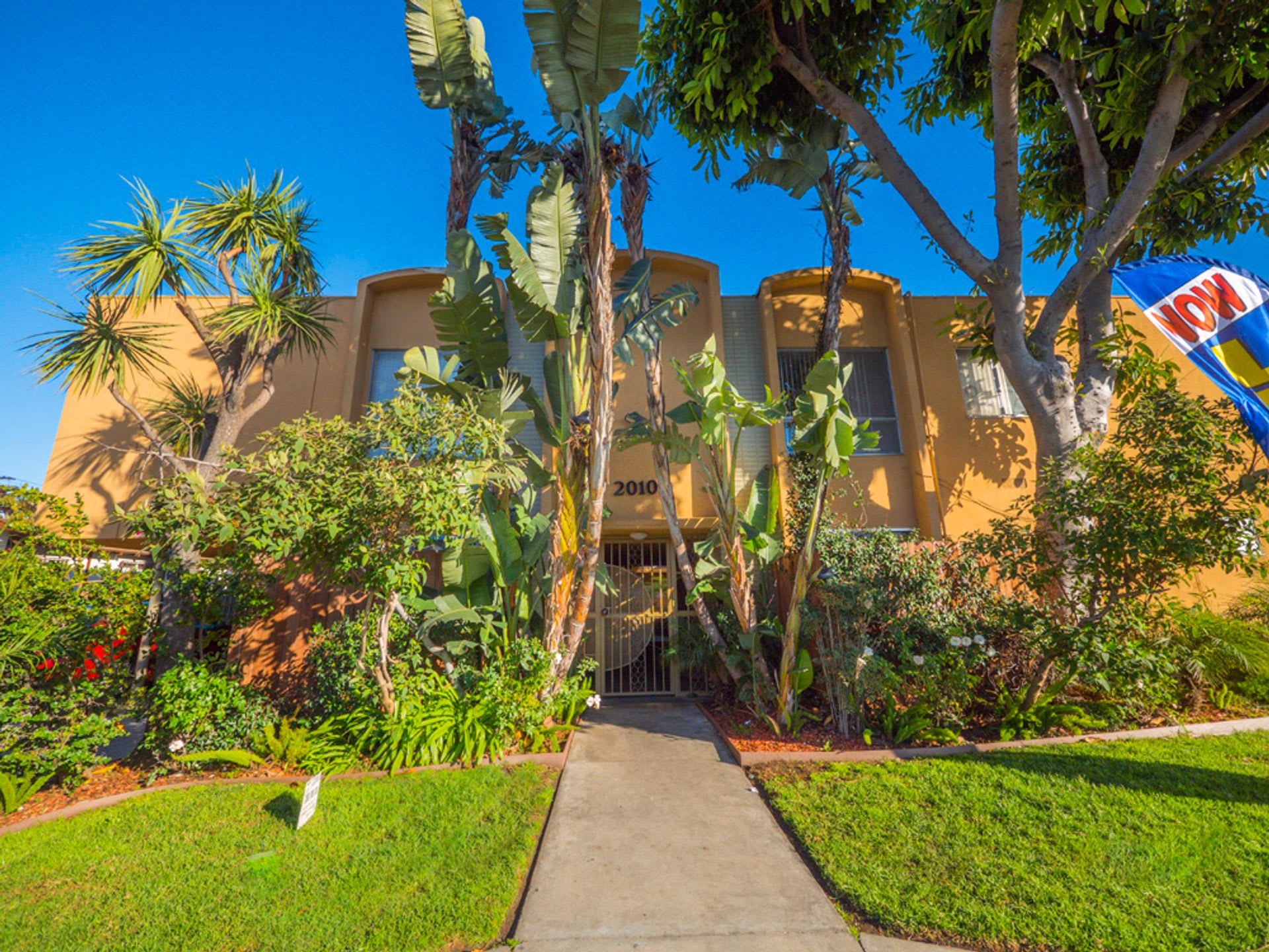 2010 Garth Ave – photo 5