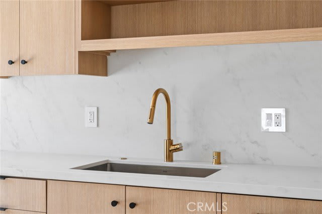 314 East 16th Street – photo 4