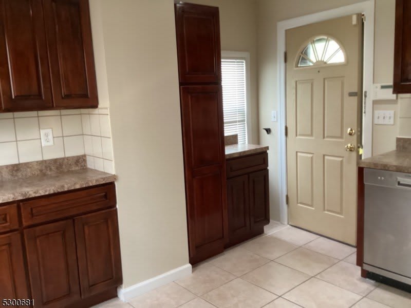 275 Wanaque Ave – photo 5