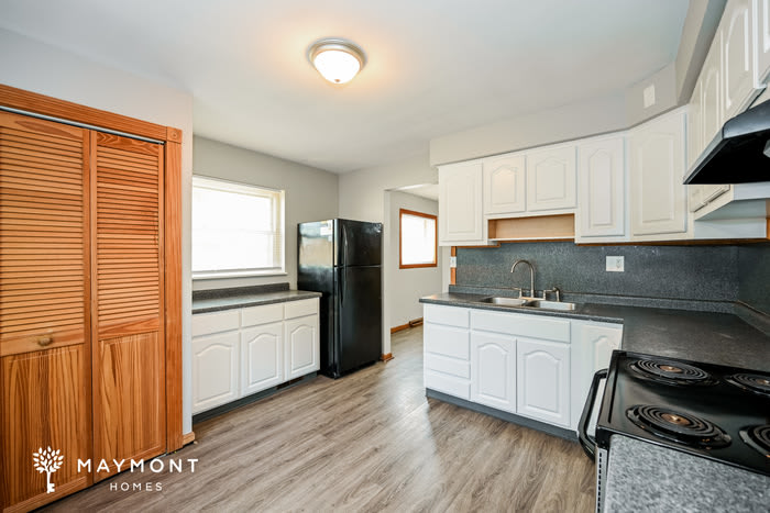 2512 Grosvenor Drive – photo 5