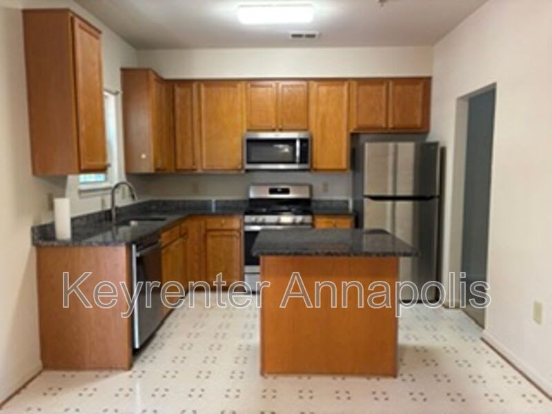 1104 Wickford Ct – photo 4