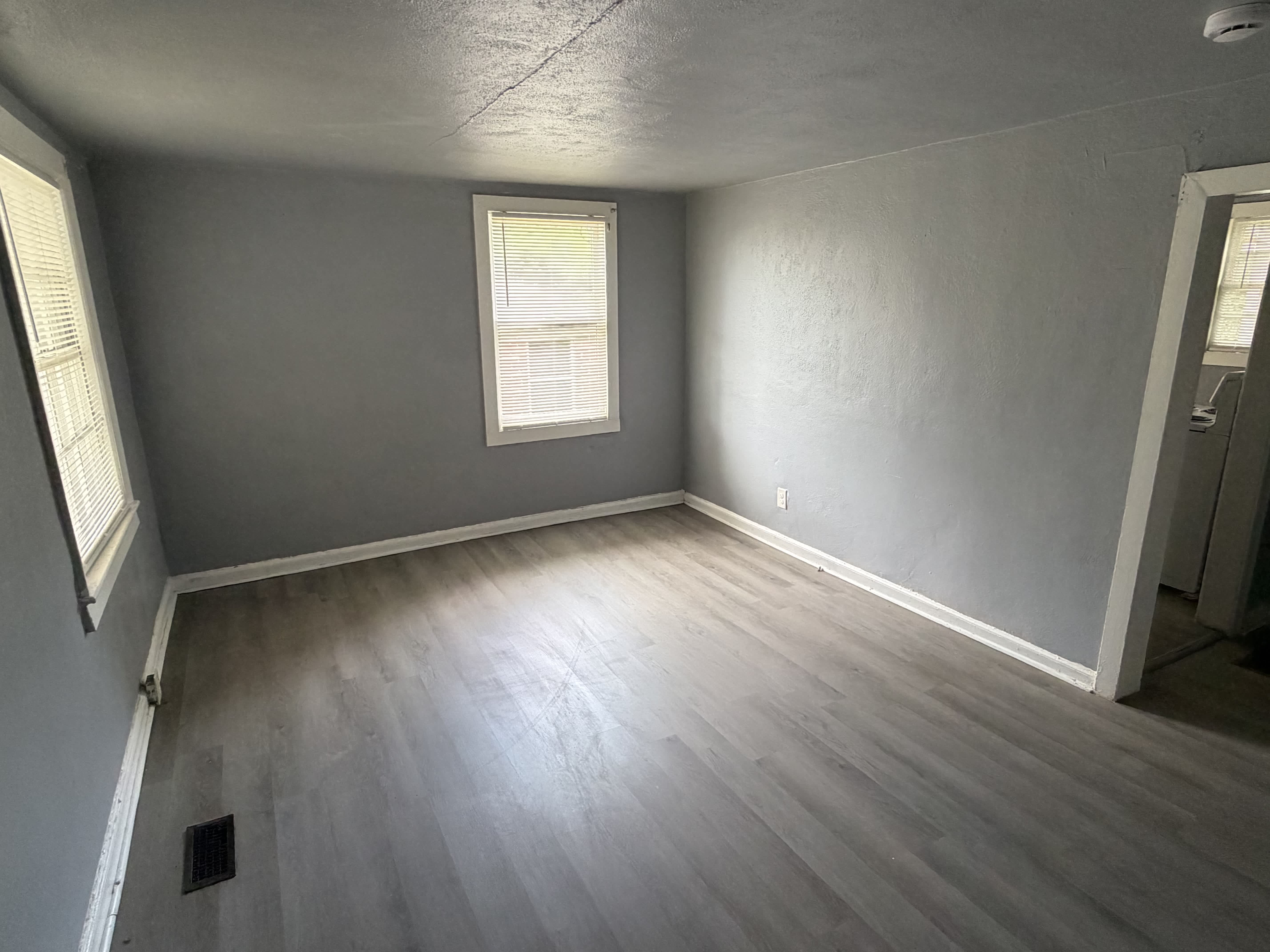 1237 9Th St – photo 2