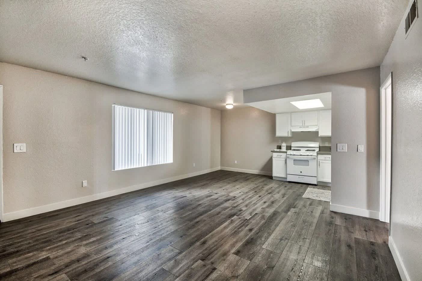 Park Tower Apartments – photo 5
