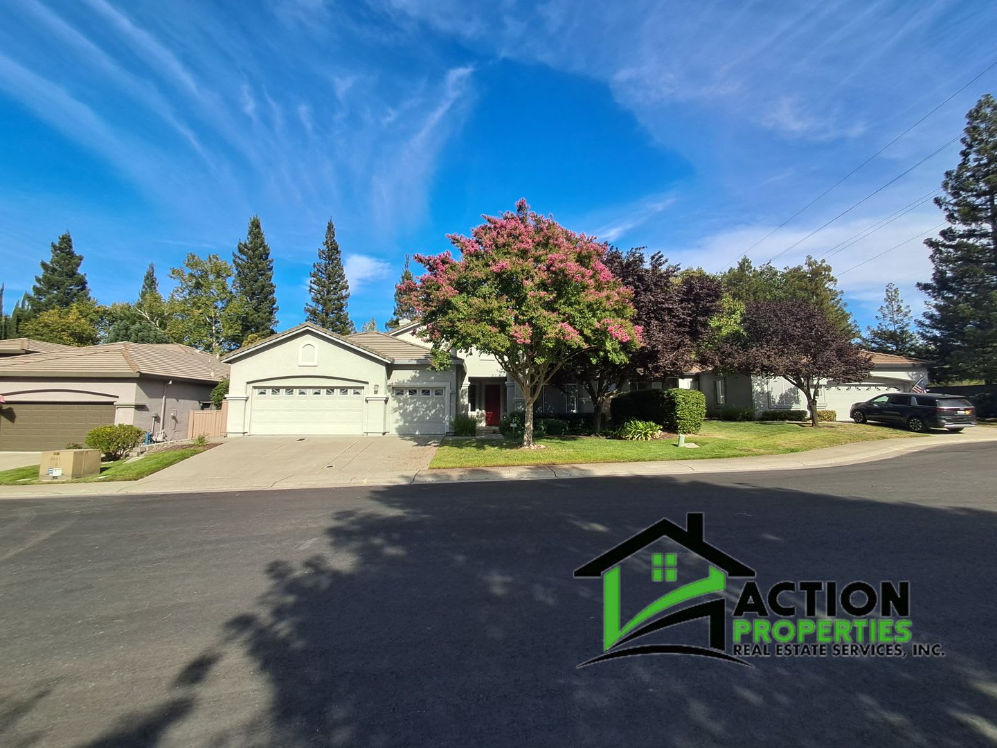 Stunning Roseville Gated Heritage Oak 3 Bed 2524 Sqft Single Story Carpet Hardwood Floors Access Community Clubhouse Tennis Courts Pool No Pets – photo 2