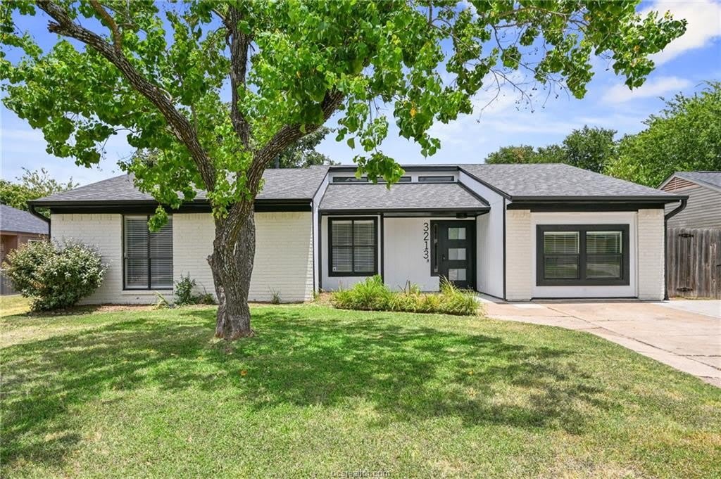 3213 Bahia Drive – photo 1