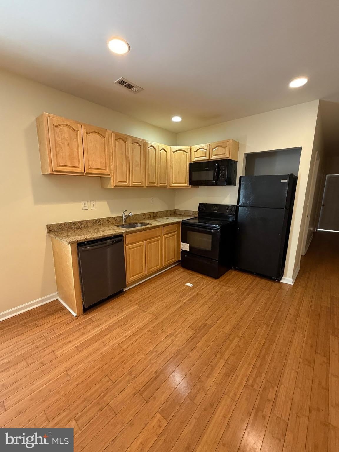 1928 W Diamond Street – photo 3