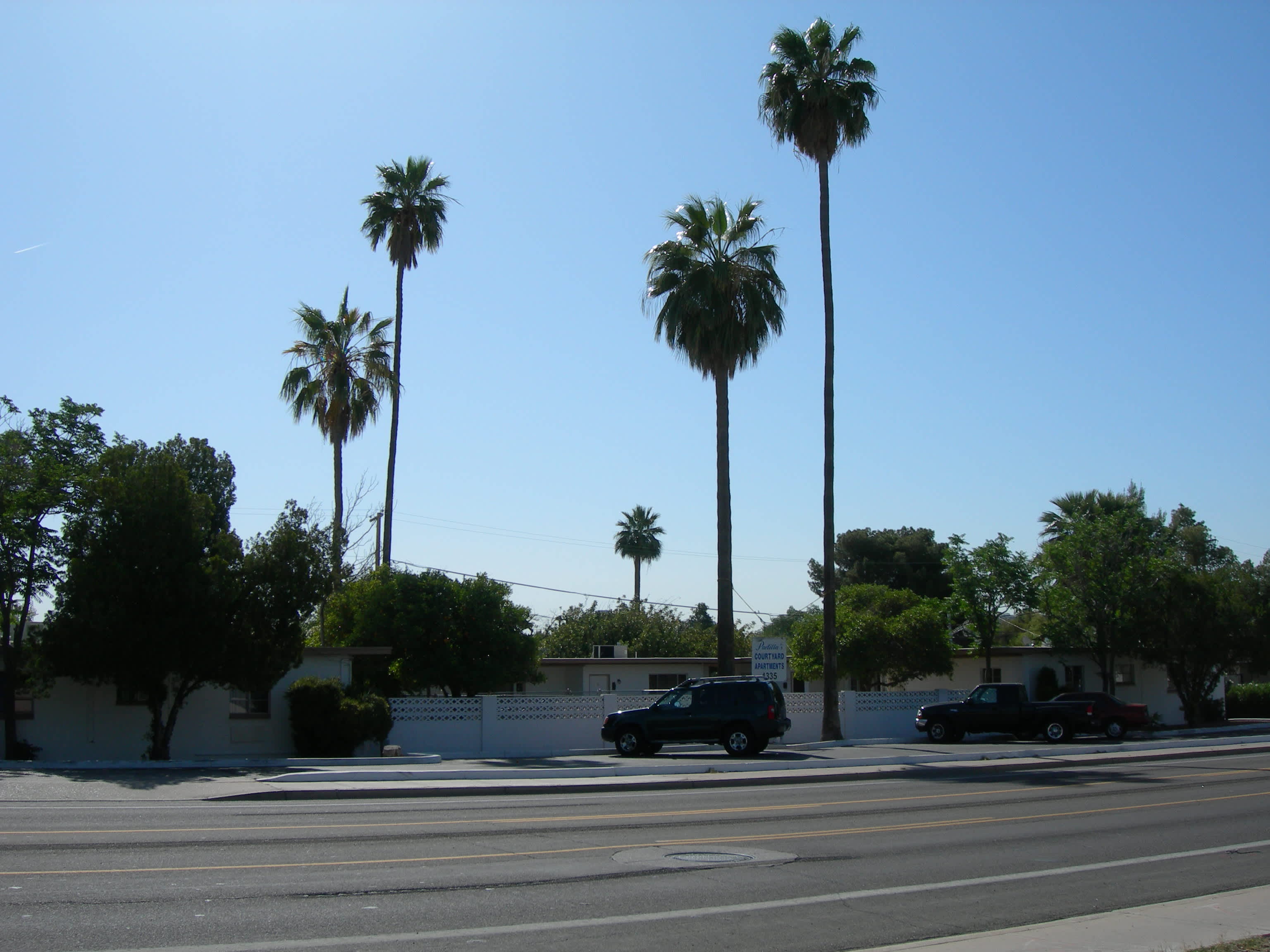 4335 North 15th Avenue – photo 1