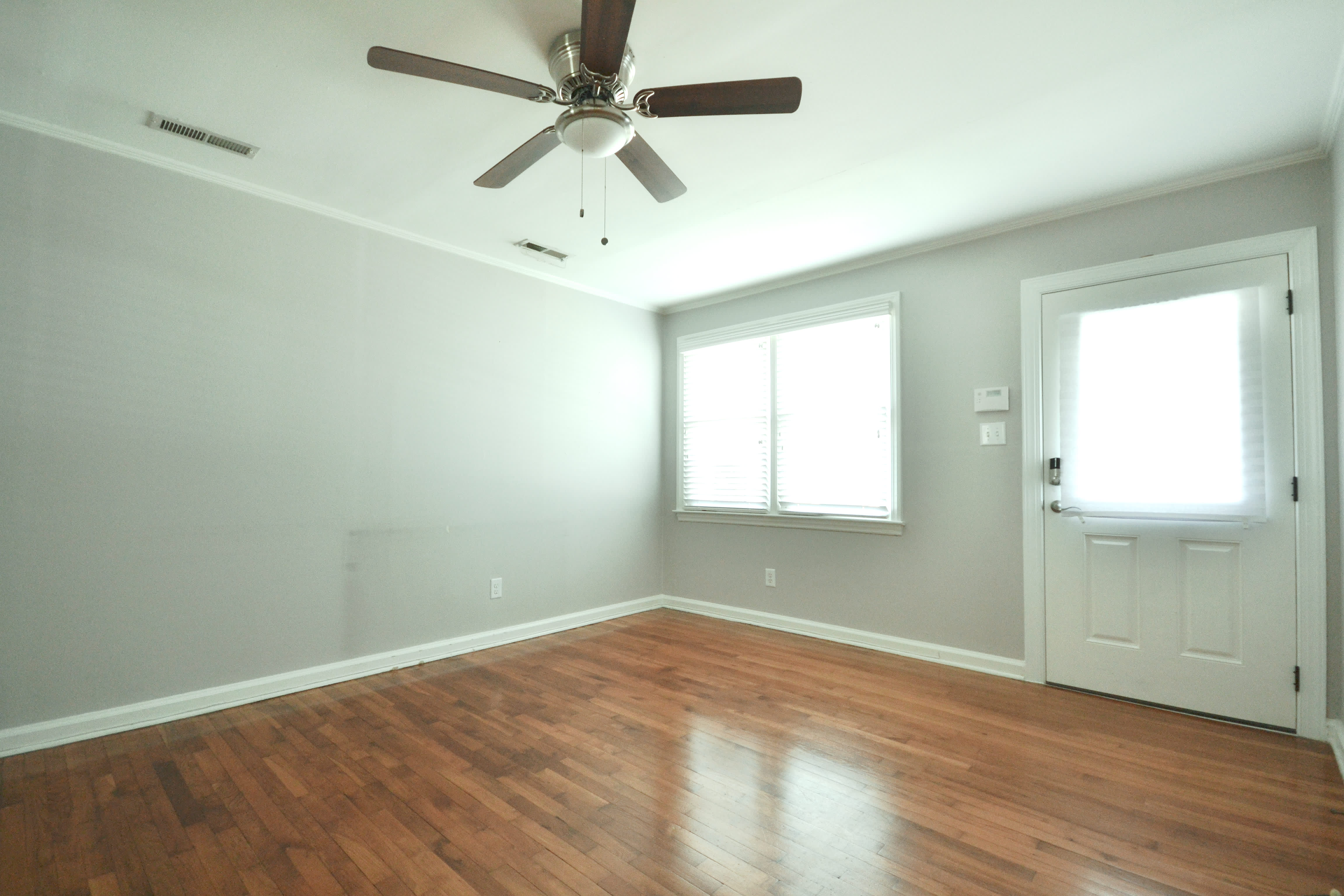 2363 Bernard St – photo 4