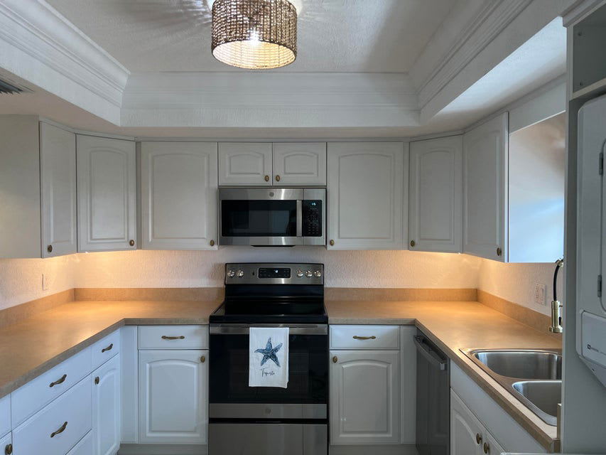 100 Waterway Road – photo 2