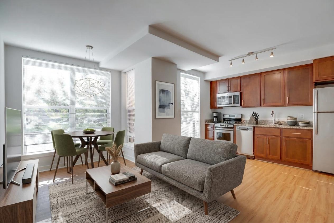 1600 Pennsylvania Ave SE – photo 1