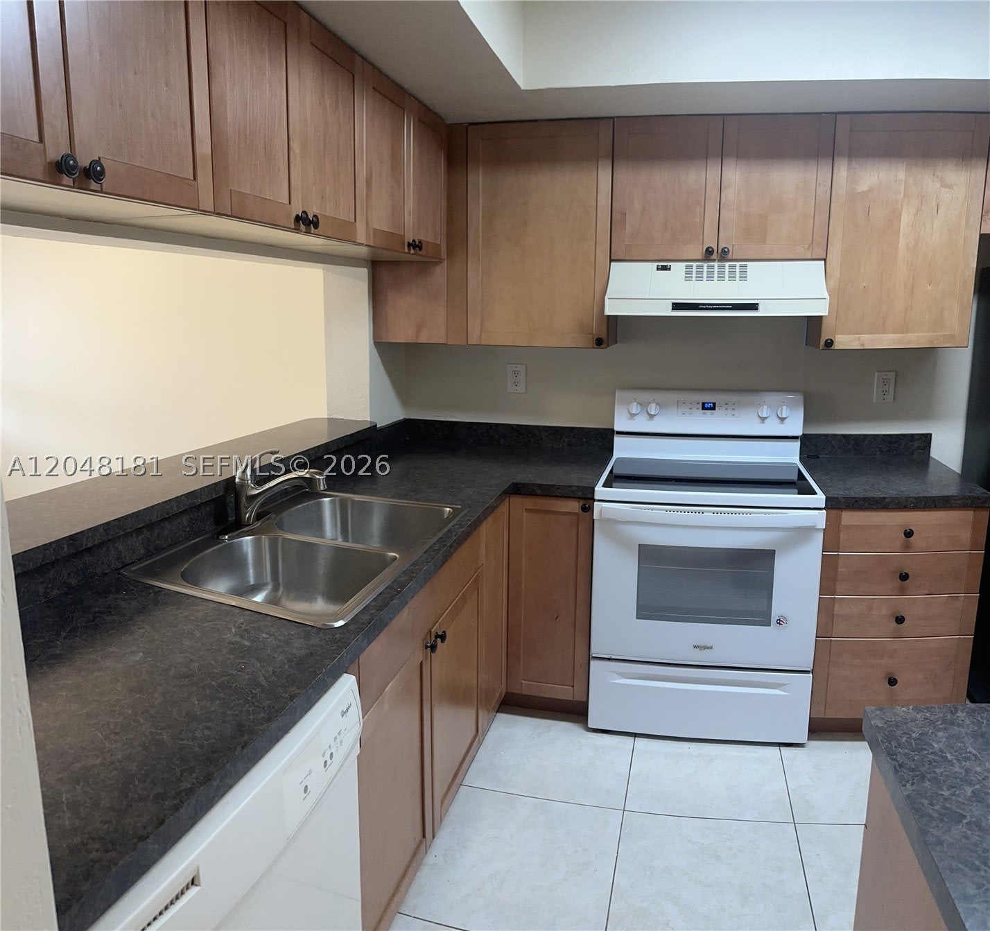 7885 NW 7th Ct – photo 5