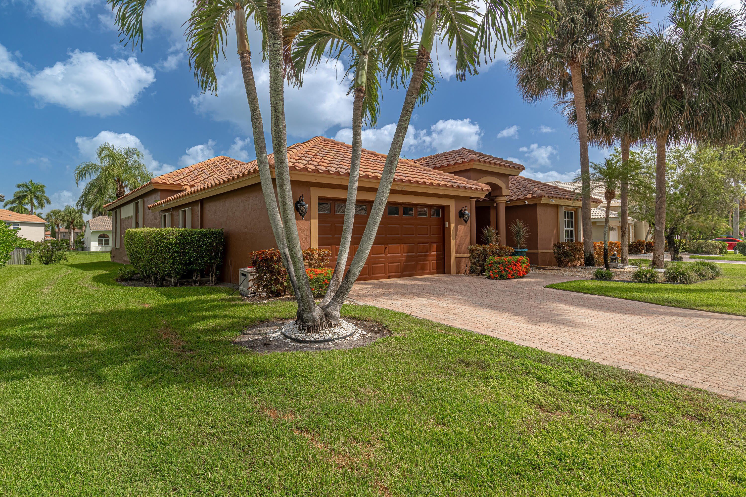 10599 Saint Thomas Drive – photo 5