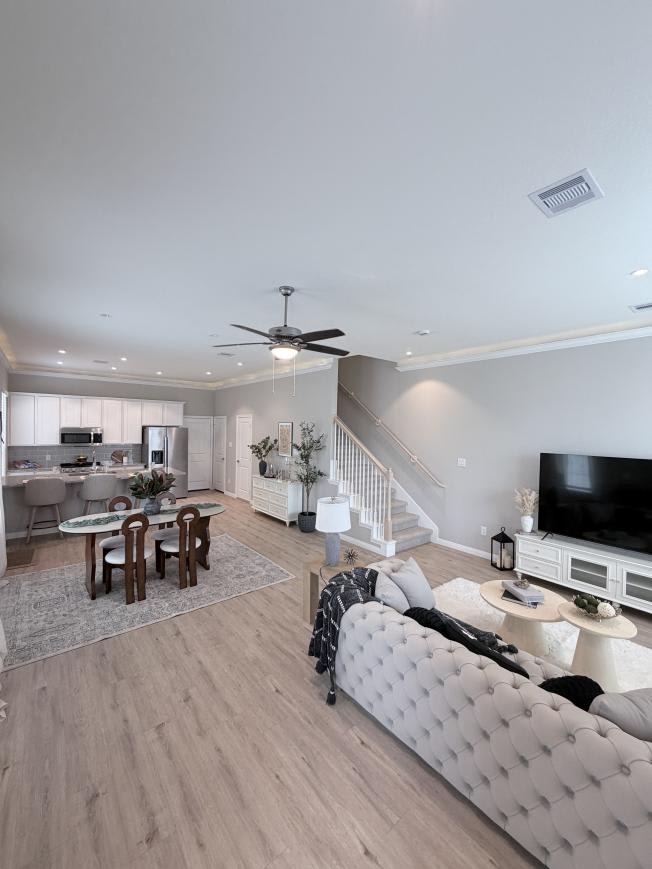 907 Beebrush Ln. – photo 3