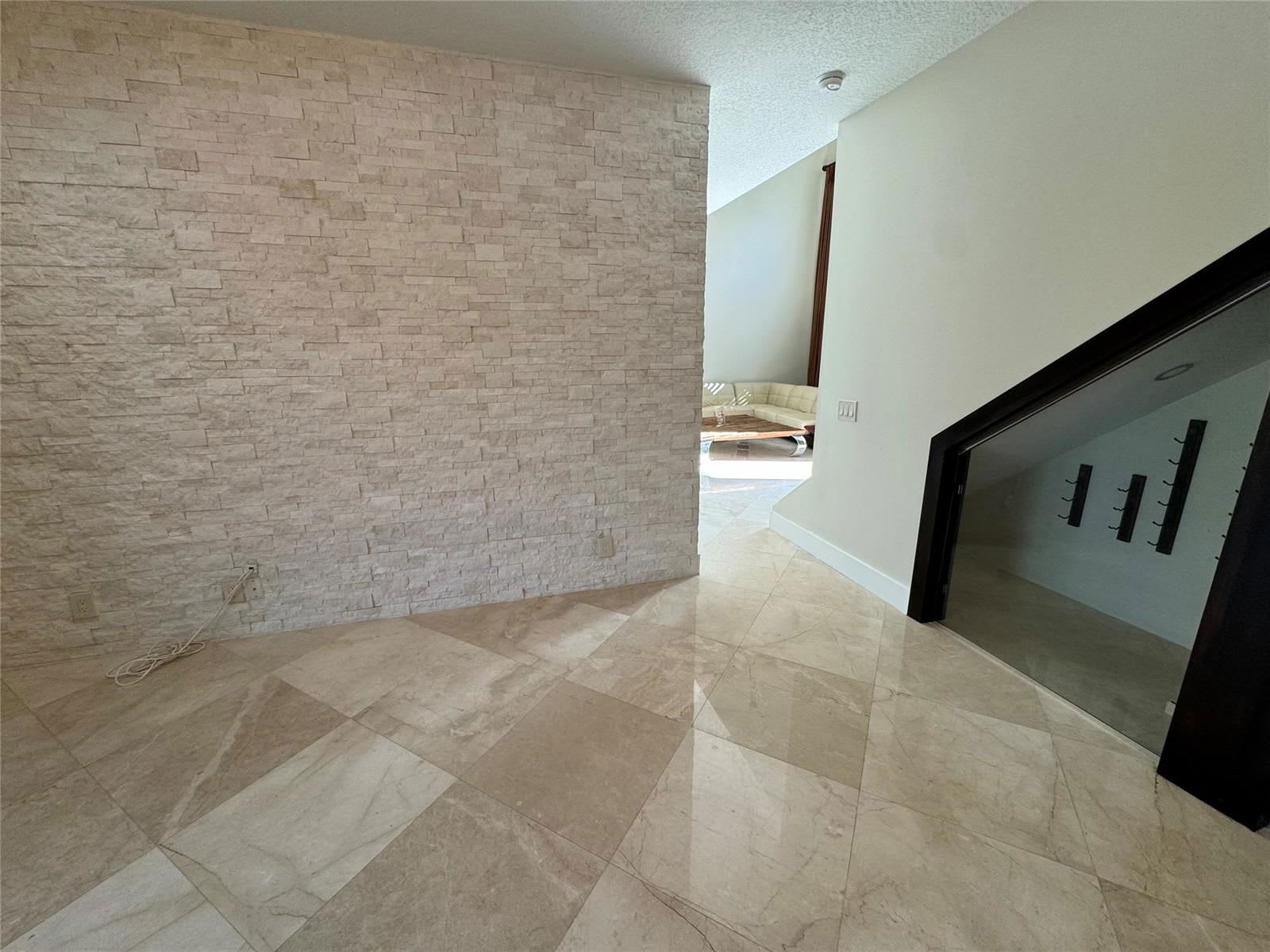6733 Northwest 81st Court – photo 4