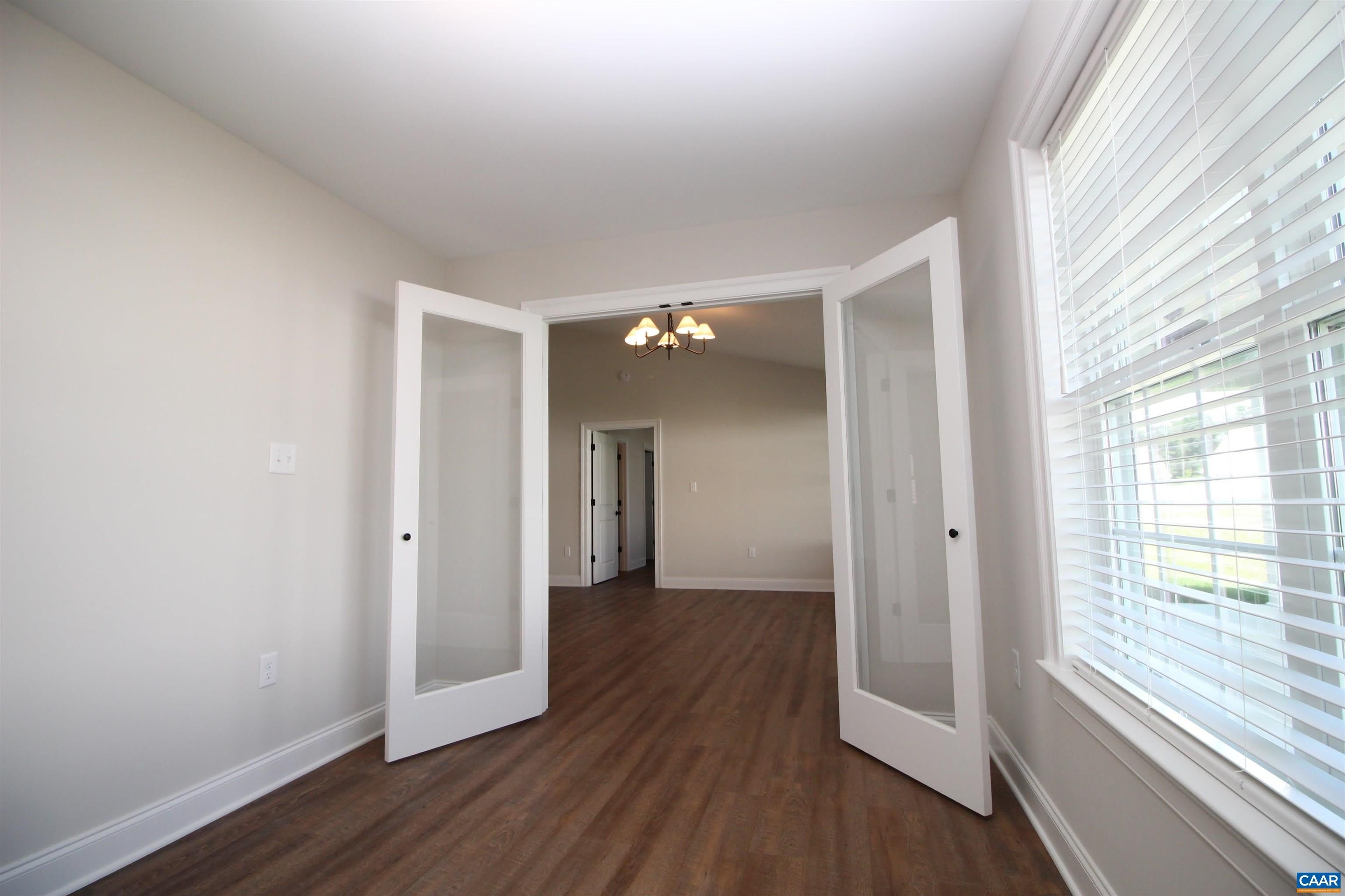 179 LANGLEY DR – photo 5