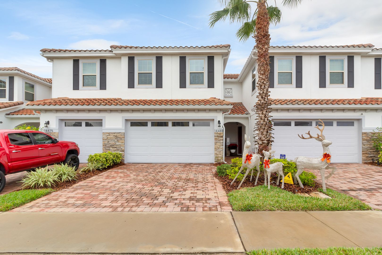 Beautiful 3 Bedroom Townhome In Gated Eagle Creek Golf Community Lake Nona – photo 1