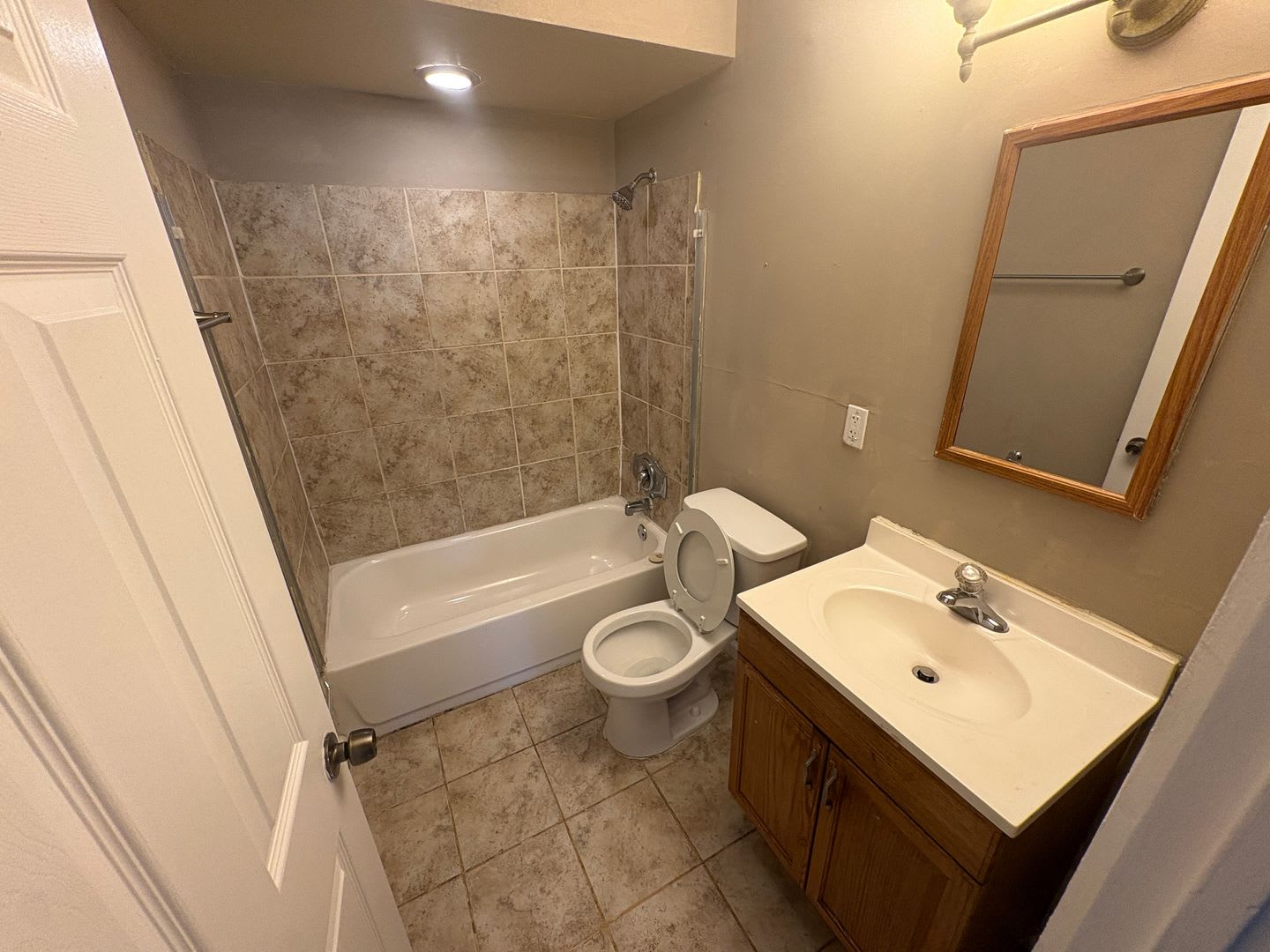 3 Bedroom/1.5 Bath Brick Ranch – photo 5