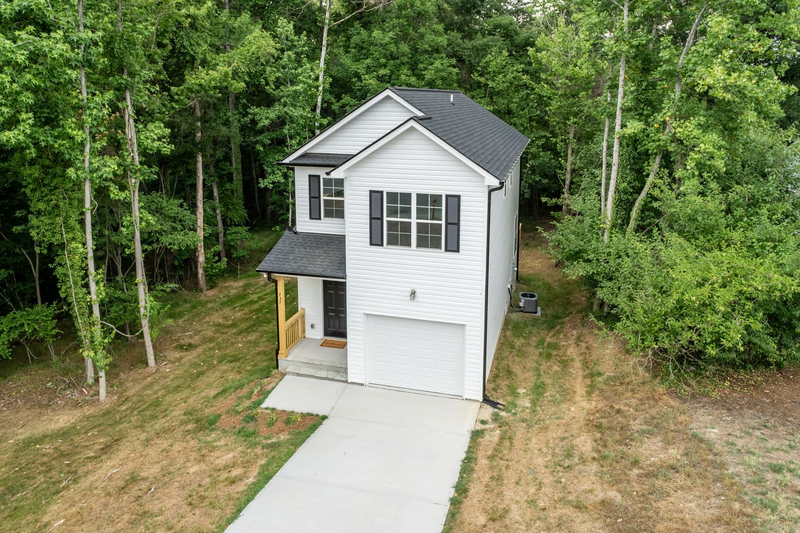 BRAND NEW Three bedroom Home! – photo 3