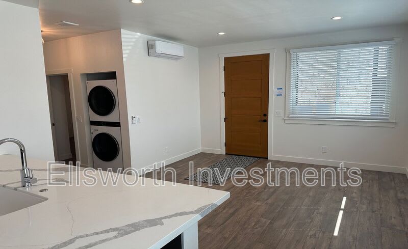 2936 Beech St – photo 4