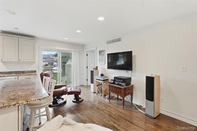 37752 Huron Pointe Drive – photo 5