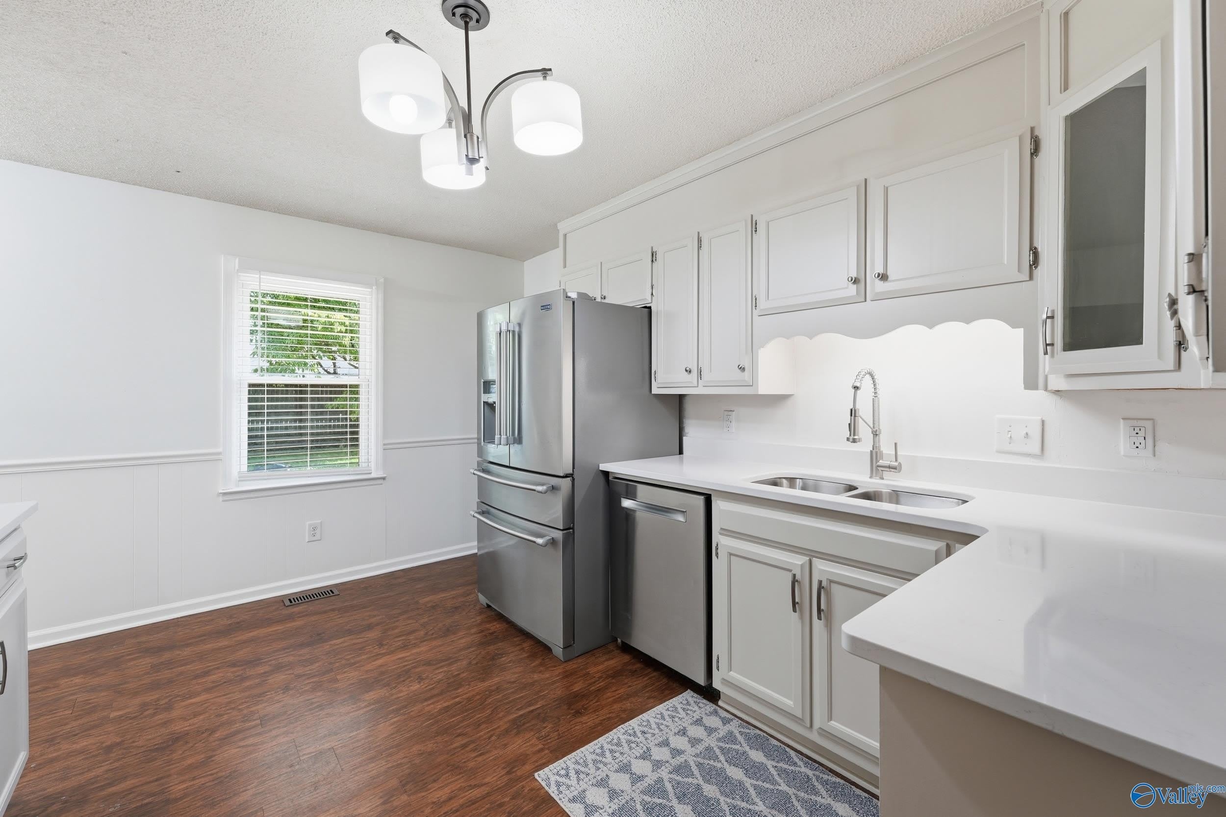 910 Lark Circle – photo 5