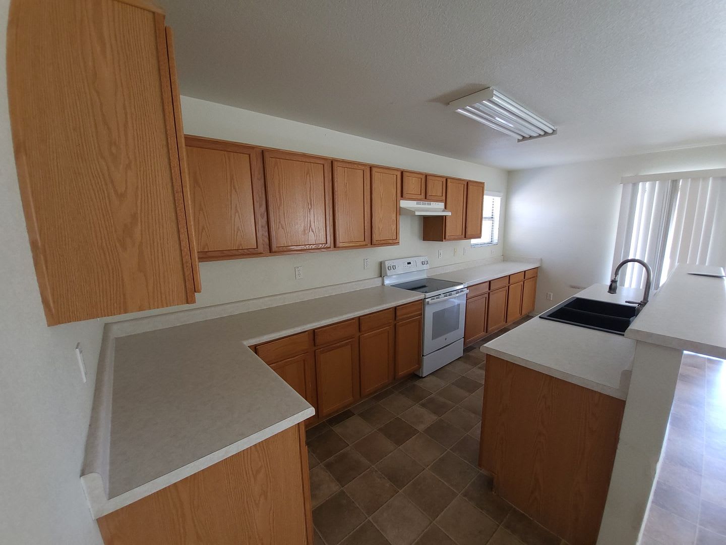 SPACIOUS HOME IN QUEEN CREEK! – photo 4