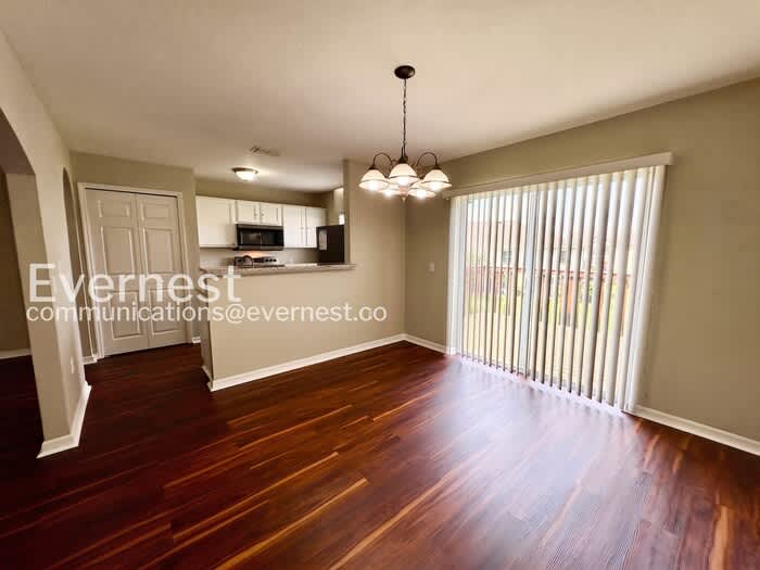 3823 Exeter Lane – photo 5