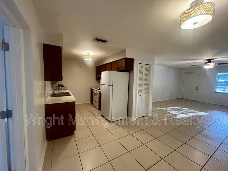 705 Bayou Avenue – photo 5