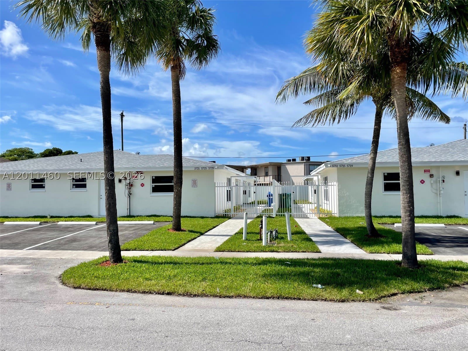 5711 NW 28th St – photo 1