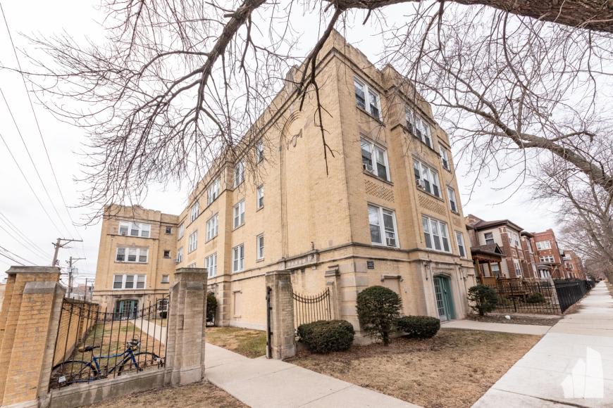 4414 North Whipple St. – photo 2