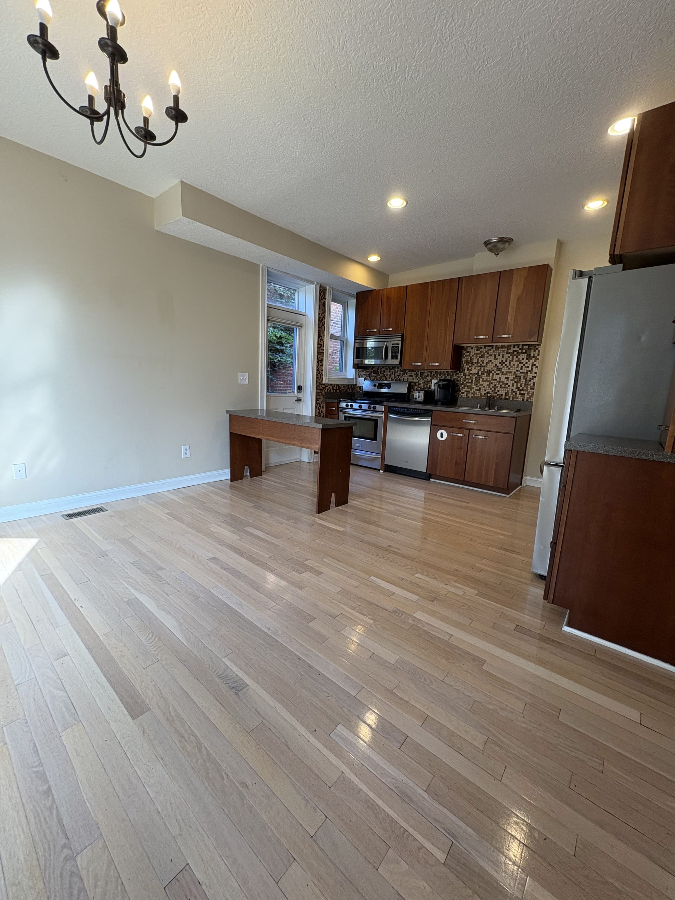 1135 Summit Street 1 – photo 3