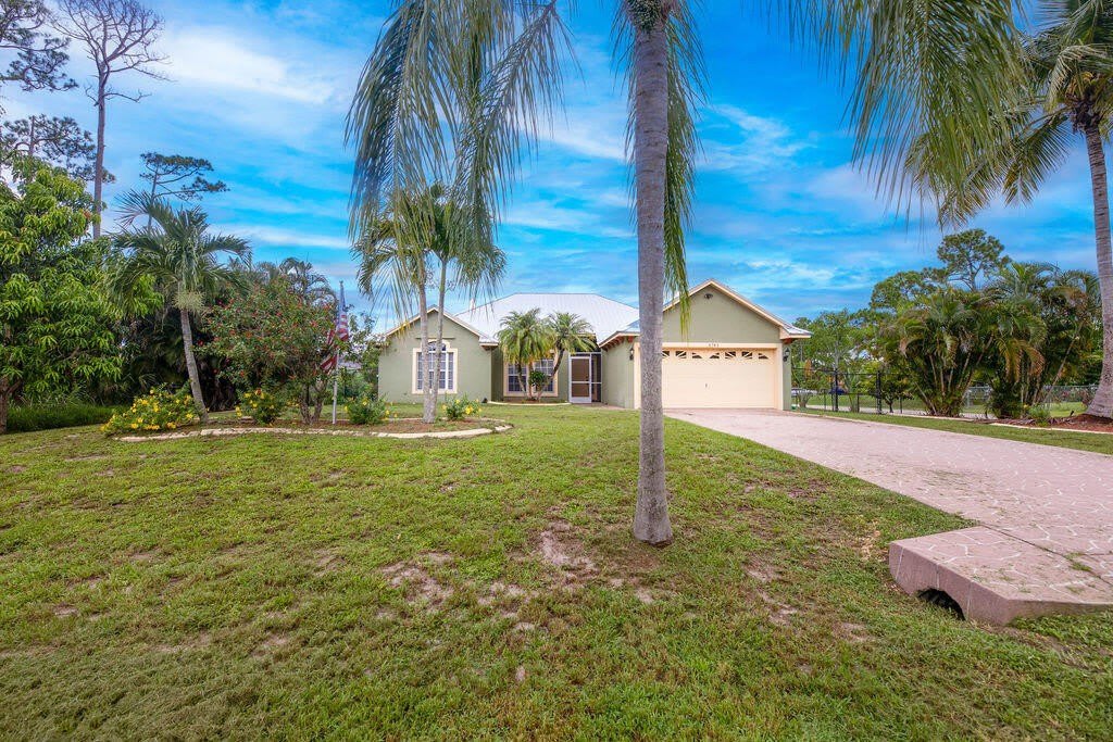 2741 SW Pierson Road – photo 2