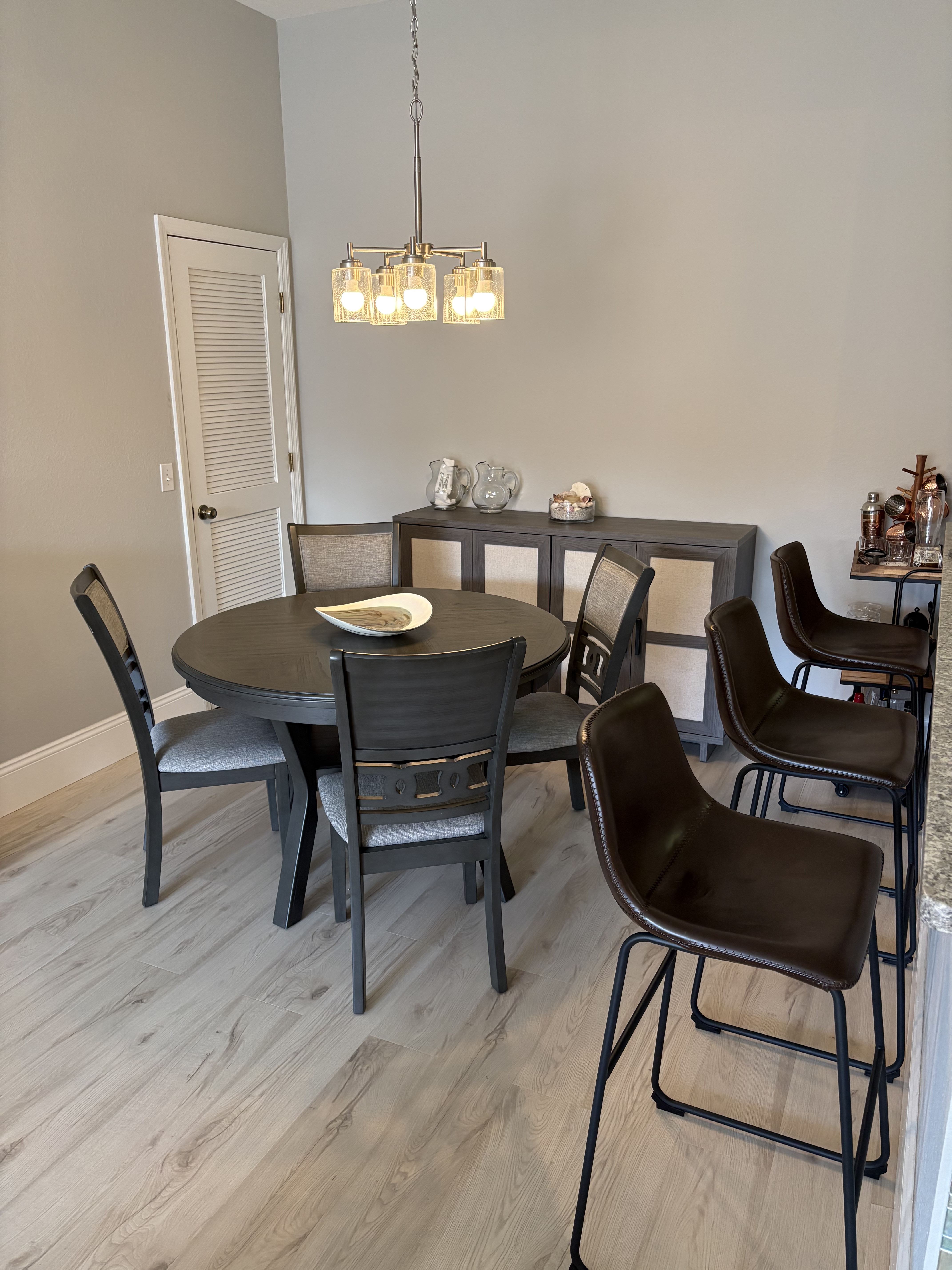 9015 Colby Drive – photo 2