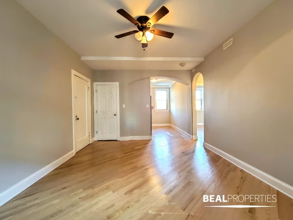 896 Green Bay Rd – photo 3