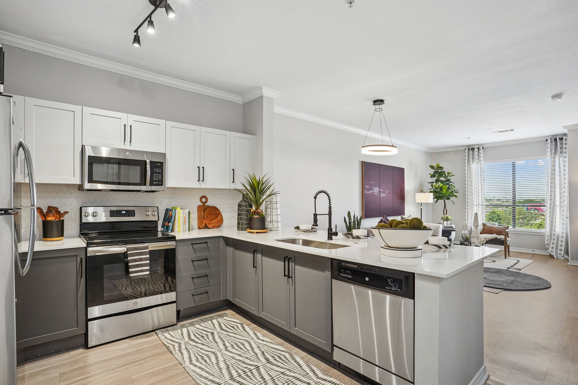 Neo At Midtown Apartments – photo 1