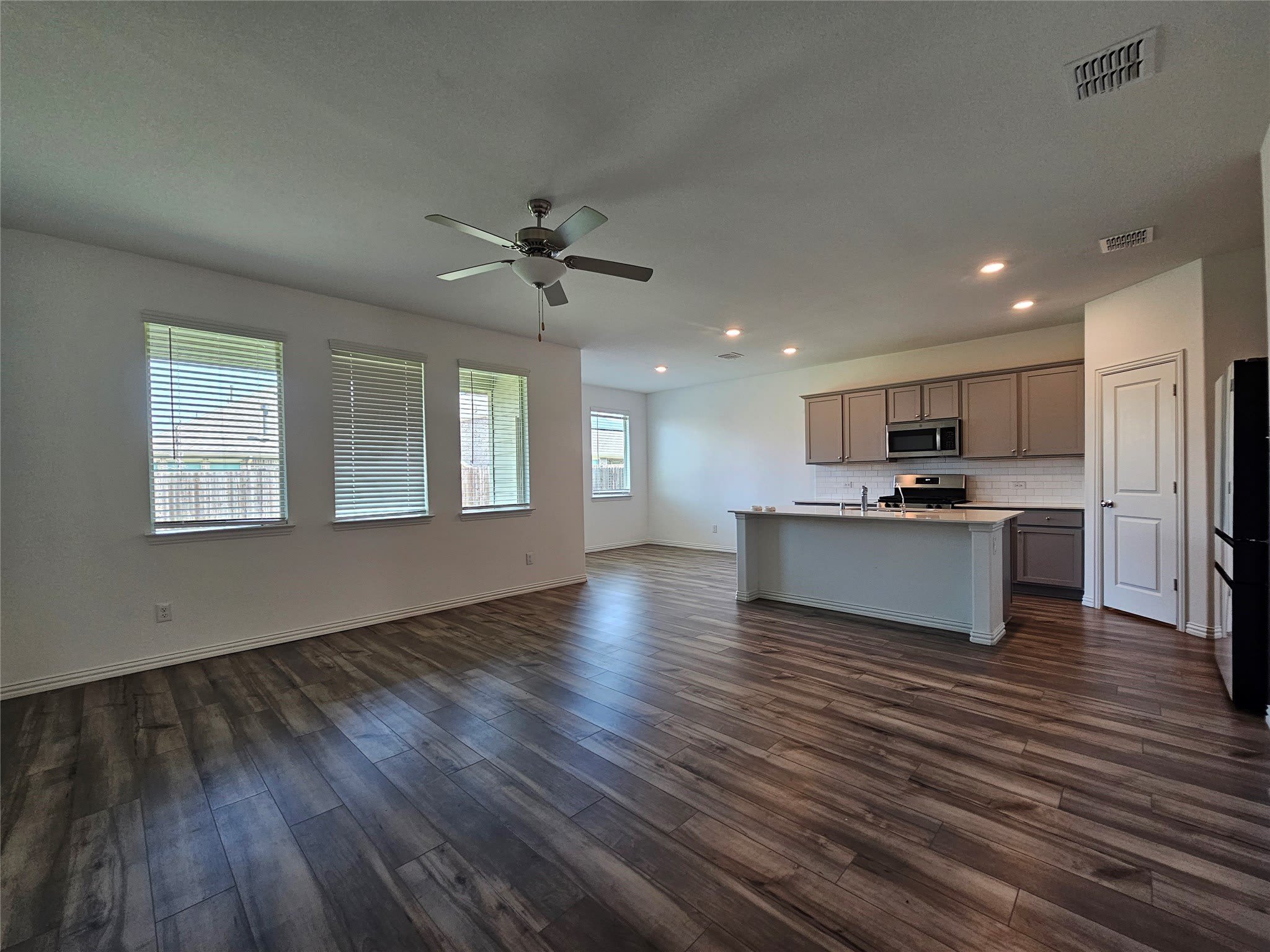 1216 Smoketree Lane – photo 3